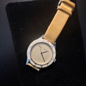 Marc Jacobs watch with patent leather strap